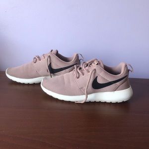 Nike Roshes